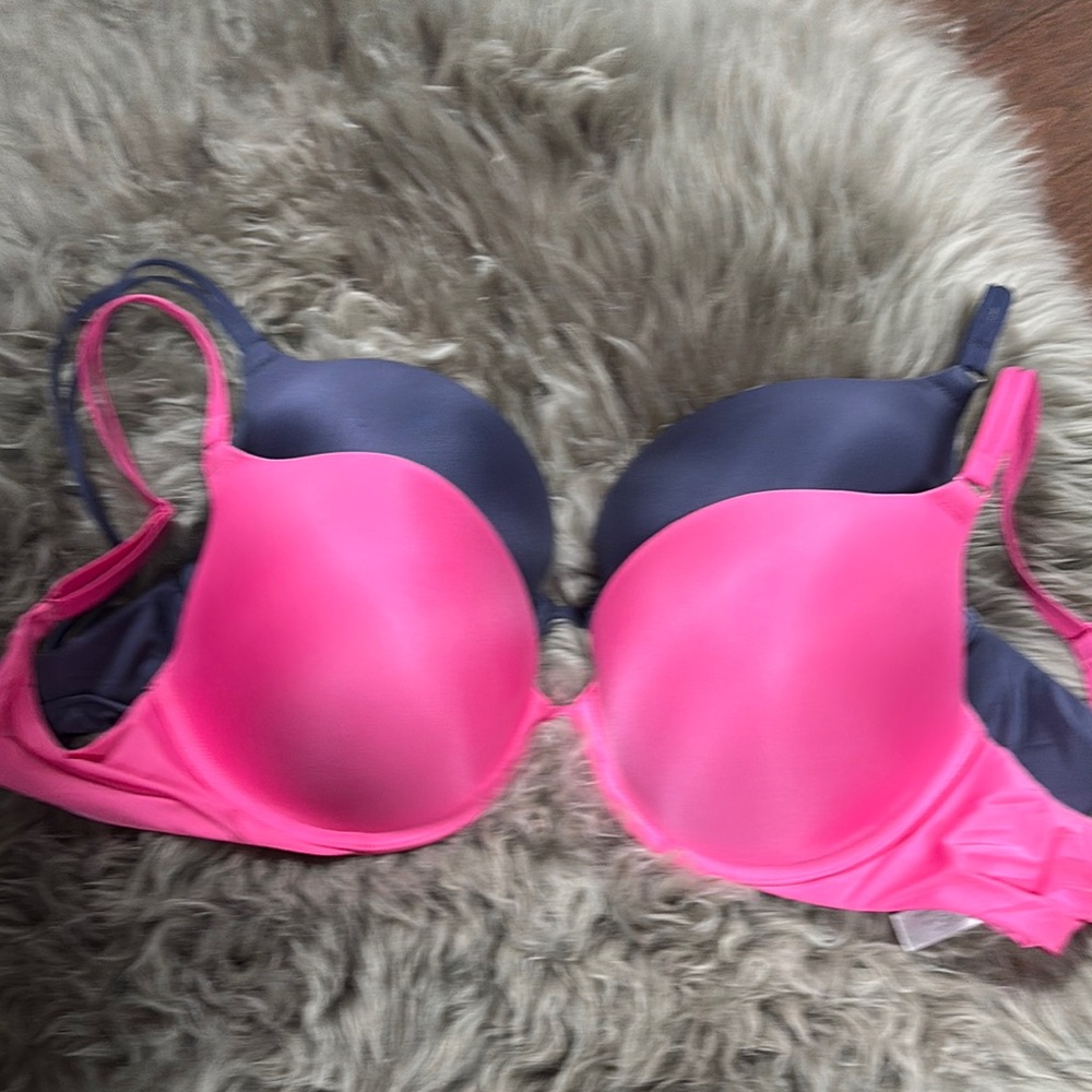 Victoria’s Secret bra bundle (2)